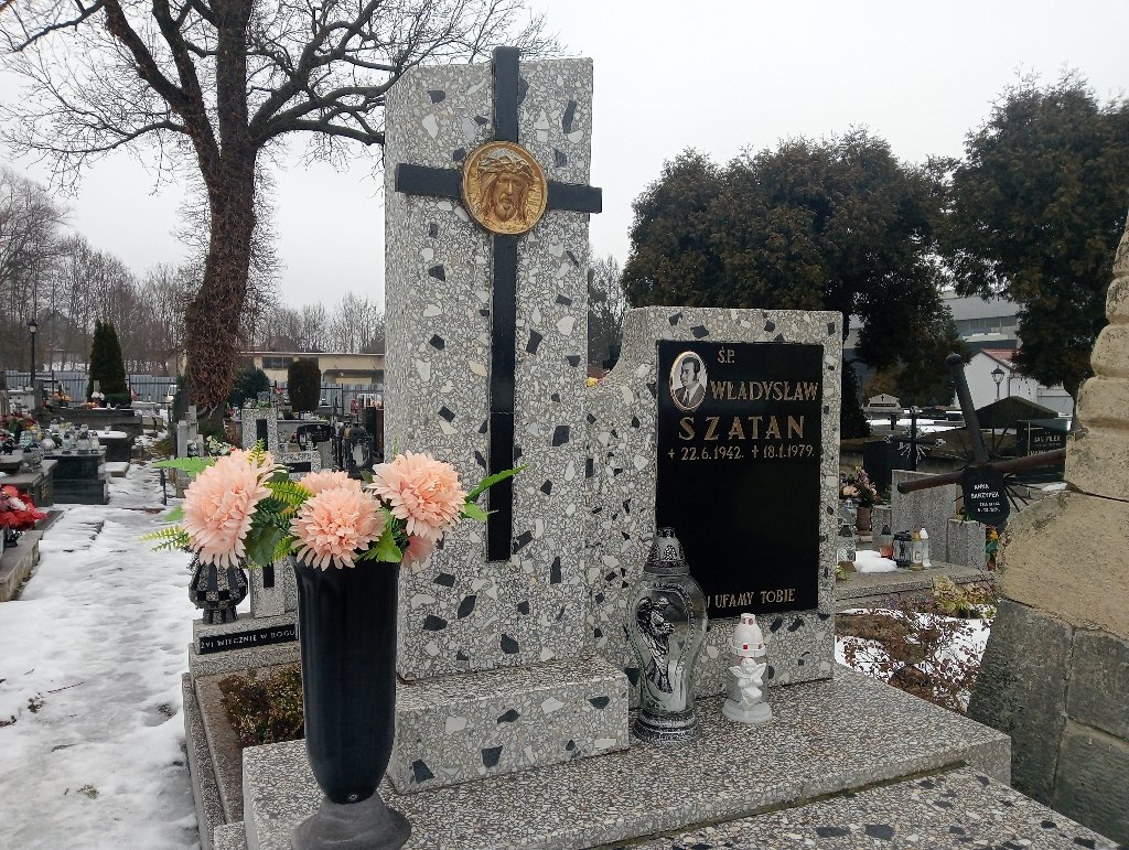 Grób Władysław Szatan
