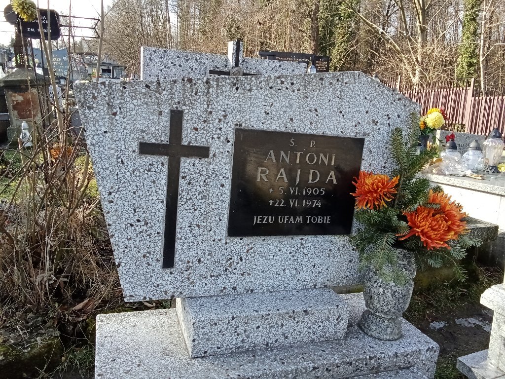 Grób Antoni Rajda