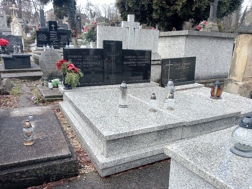 Grób Stanisław Oszustowicz